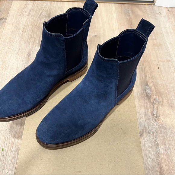 Clarkdale Arlo Navy Suede Boot 6M (Chelsea Boot) - Picture 3 of 8